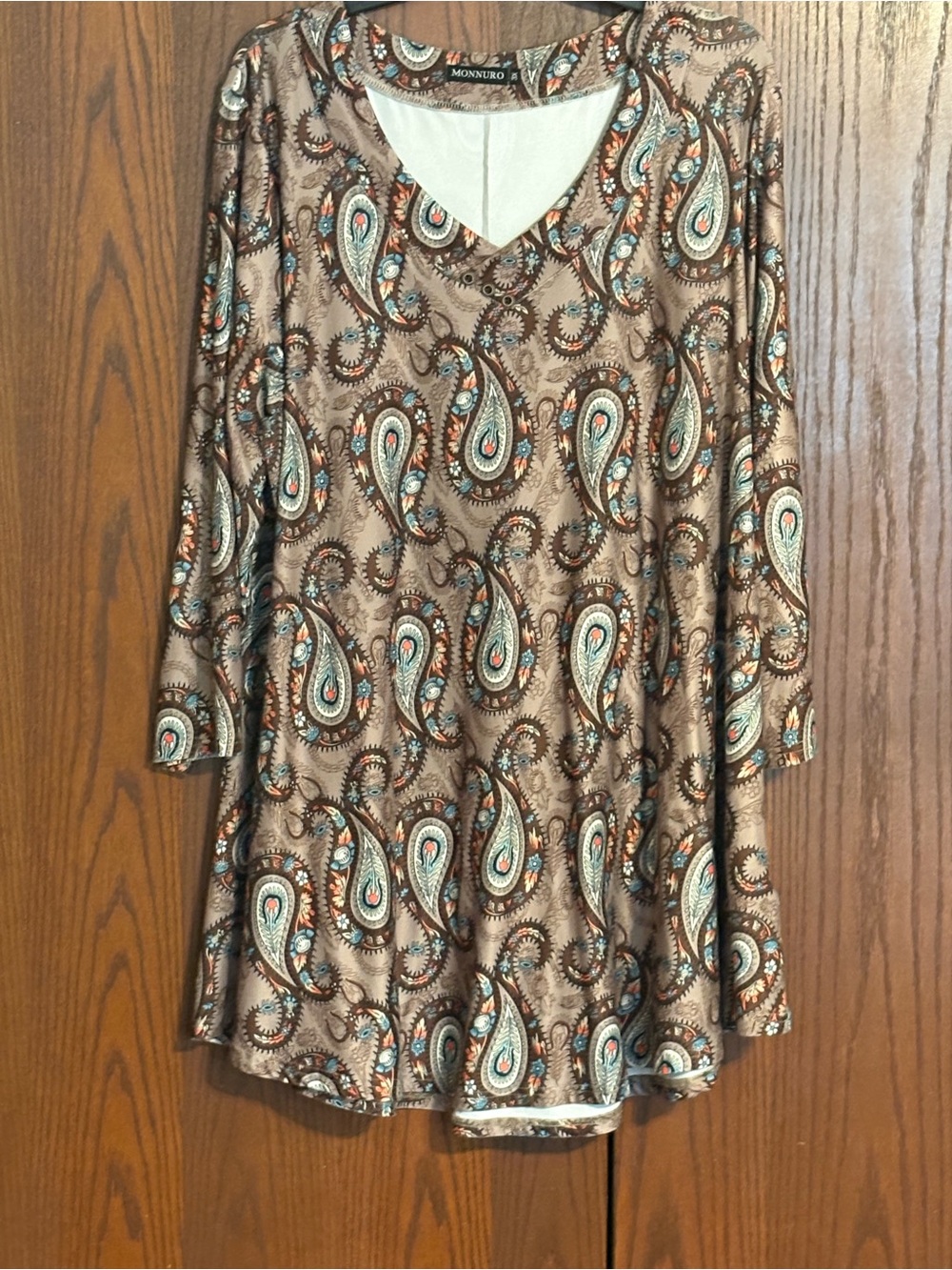 Monnuro Brown Paisley V-Neck 3/4 sleeve Tunic